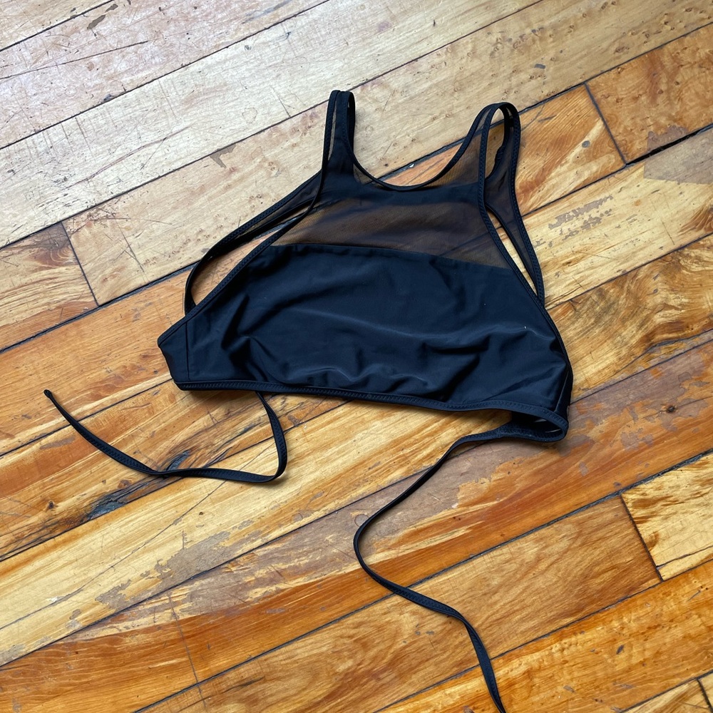 Lululemon swim top size 6
